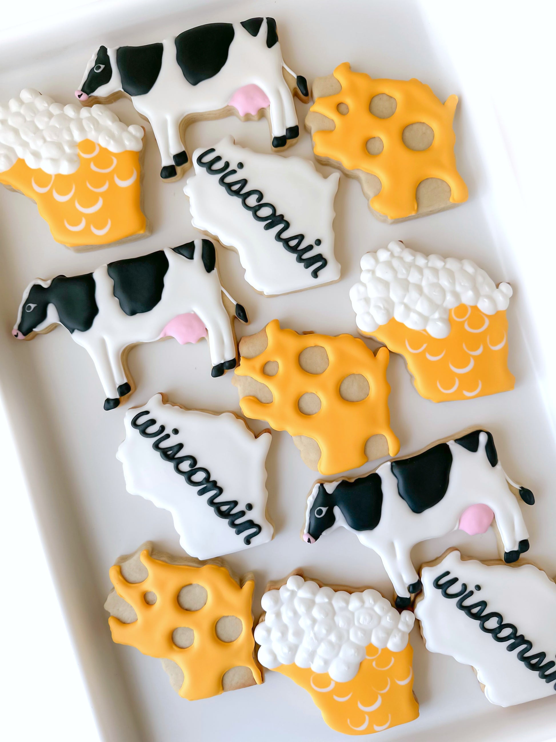 wisconsin love cheddar cheese, beer, cow, wisconsin birthday cookies, wisconsin farm cookies, i love wisconsin cookies